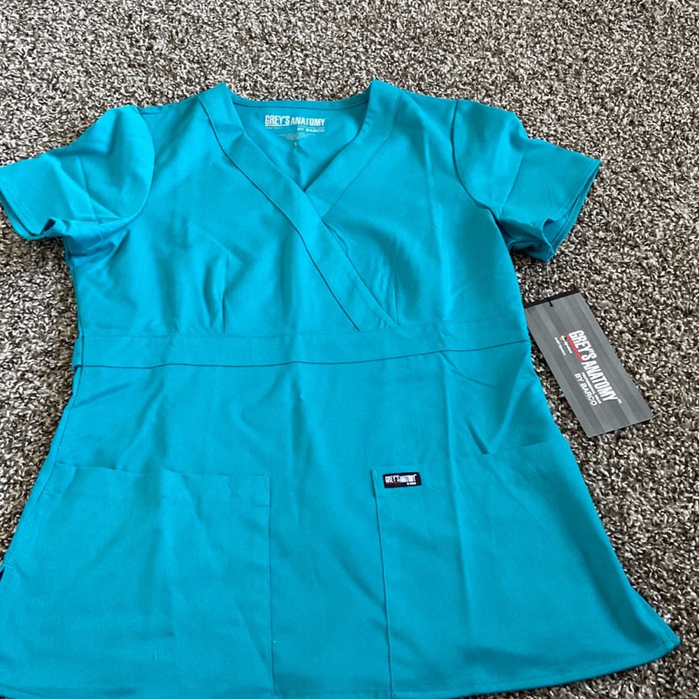 Women’s scrub top